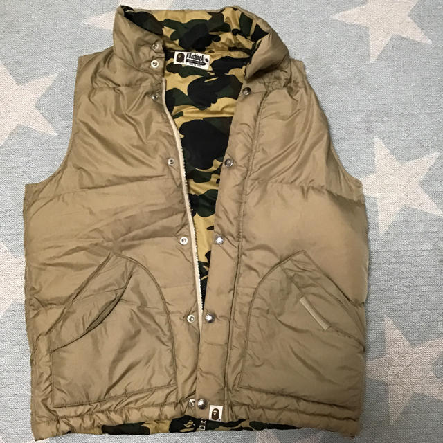 A BATHING APE(アベイシングエイプ)のabathingapeダウンベスト メンズのジャケット/アウター(ダウンベスト)の商品写真