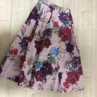 ザラ(ZARA)のZARA くすみピンク花柄スカート(ロングスカート)