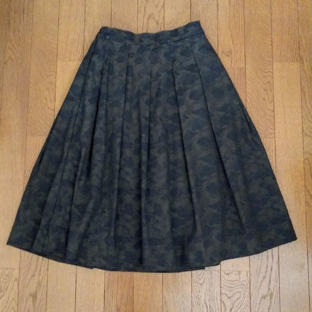 UNIQLO(ユニクロ)の迷彩柄 スカート レディースのスカート(ひざ丈スカート)の商品写真