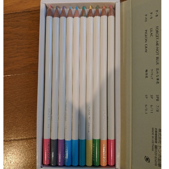 トンボ鉛筆(トンボエンピツ)のIROJITEN 30色色鉛筆 インテリア/住まい/日用品の文房具(ペン/マーカー)の商品写真
