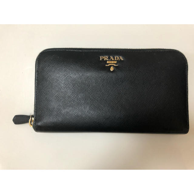 PRADA 長財布