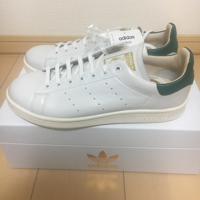 adidas(アディダス)のアディダス★スタンスミス 白×緑 25.5cm★AQ868 ★新品正規品 レディースの靴/シューズ(スニーカー)の商品写真