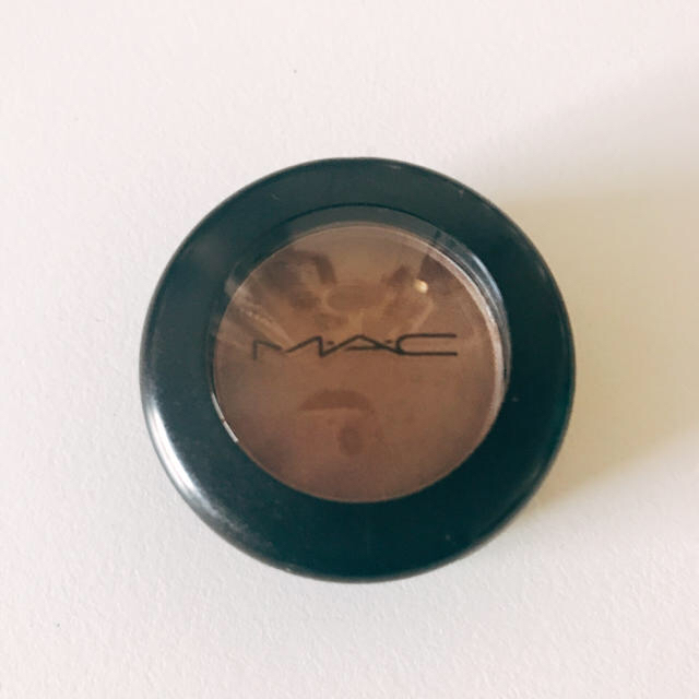 MAC(マック)のMAC スモールアイシャドウ エラ コスメ/美容のベースメイク/化粧品(アイシャドウ)の商品写真