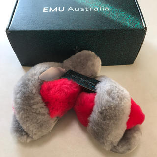 エミュー(EMU)のお値下げꈍ .̮ ꈍEMU ムートンサンダル新品(サンダル)