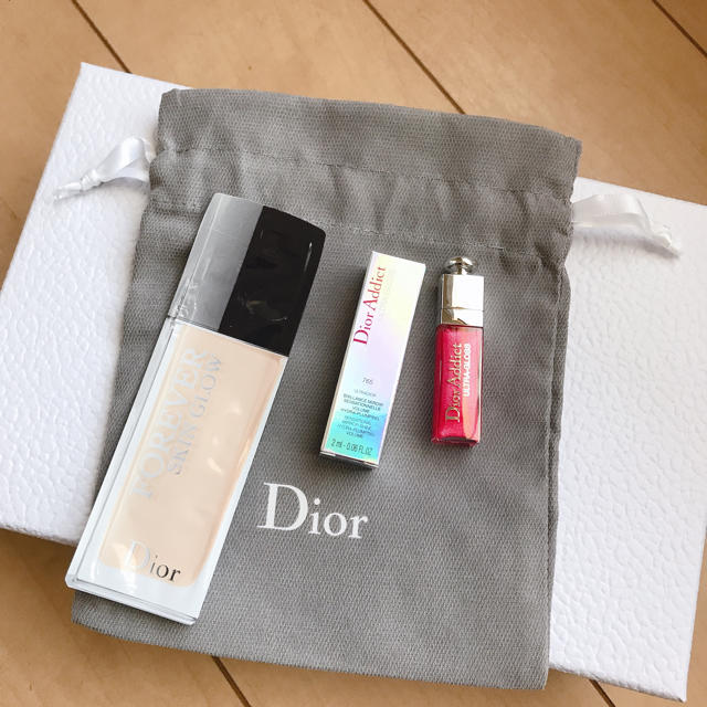 Dior(ディオール)のディオール♡ミニグロス新品 コスメ/美容のベースメイク/化粧品(リップグロス)の商品写真