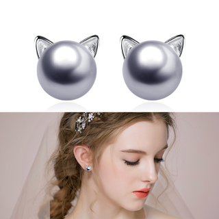 シルバー925と淡水パール(シルバーグレー)のかわいい猫耳ピアス(ピアス)