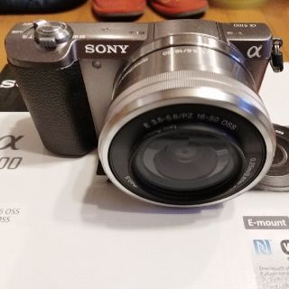 ソニー(SONY)のα5100 ミラーレス一眼 ILCE-5100L パワーズームレンズキット(ミラーレス一眼)