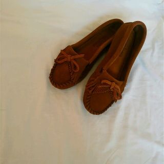 ミネトンカ(Minnetonka)の正規品ミネトンカ　こげ茶モカシン(ローファー/革靴)