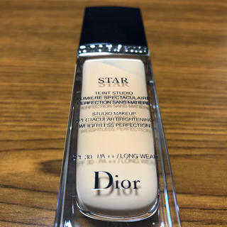 ディオール(Dior)のディオールスキン スター フルイド 010新品未使用品(ファンデーション)