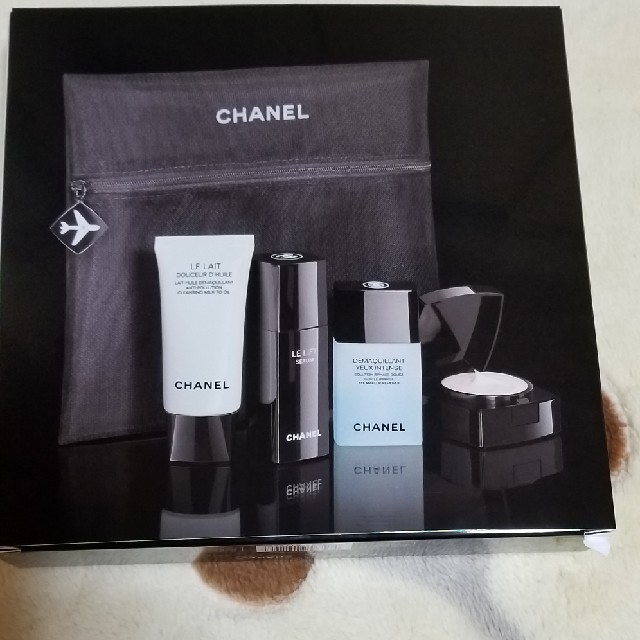 免税店限定CHANELルリフトトラベルキッド