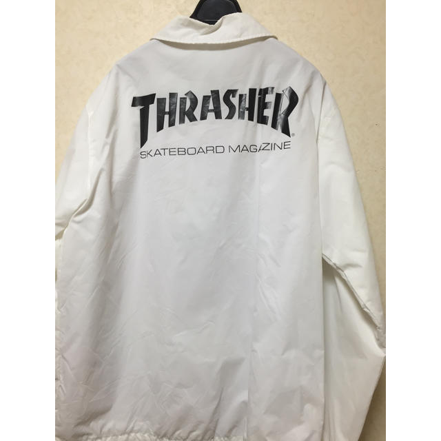 THRASHER(スラッシャー)のTHRASHERホワイトコーチジャケット メンズのジャケット/アウター(その他)の商品写真