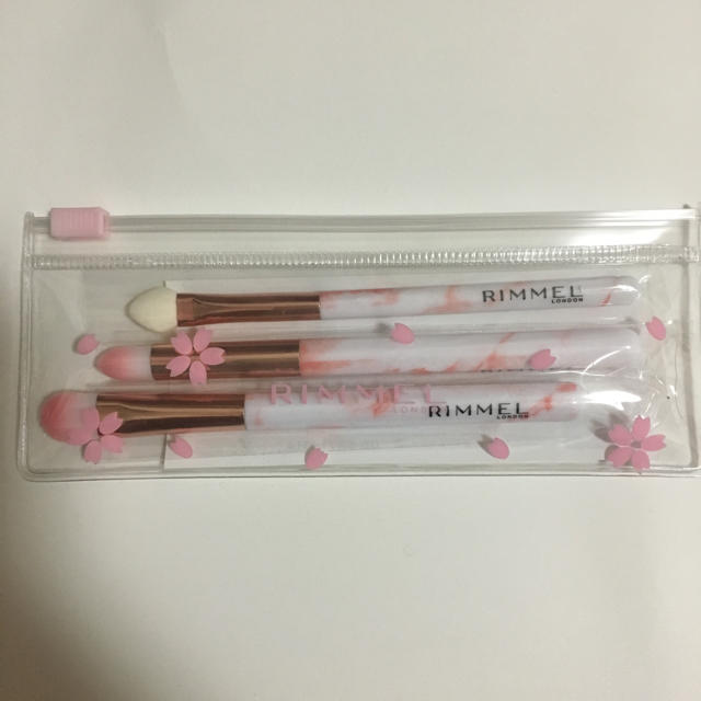 RIMMEL(リンメル)のメイク用ブラシ コスメ/美容のコスメ/美容 その他(その他)の商品写真