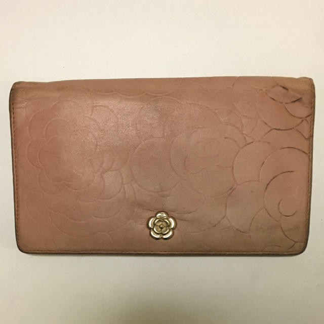 CHANEL(シャネル)のシャネル  長財布  カメリア  ピンク レディースのファッション小物(財布)の商品写真