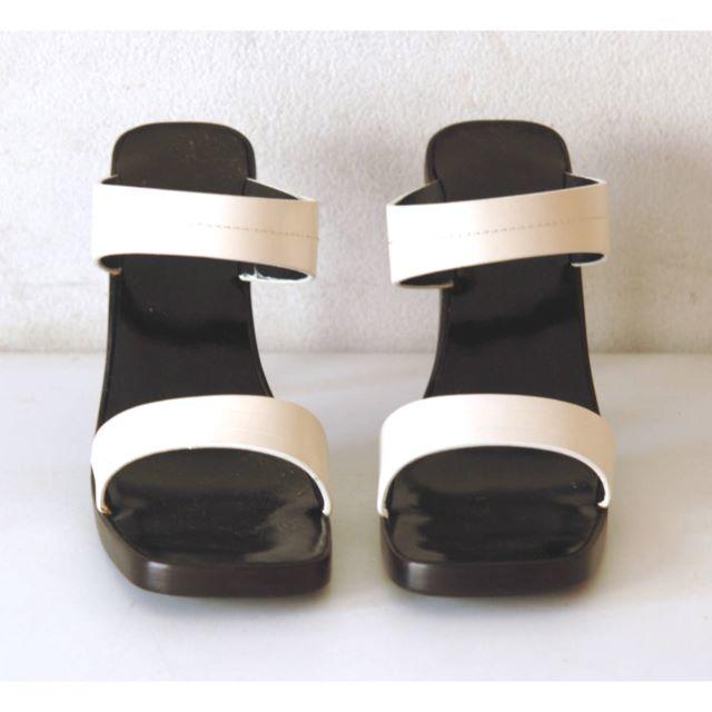 Gucci(グッチ)のグッチ GUCCI 白サンダル　黒ヒール　３６1/2 Ｃ　未使用  レディースの靴/シューズ(サンダル)の商品写真
