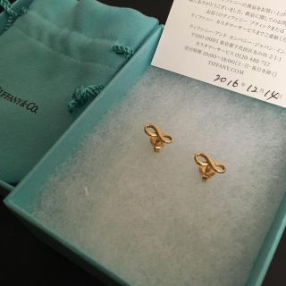 ティファニー(Tiffany & Co.)の【箱&リボン付き】ティファニー インフィニティ ピアス (ゴールド)(ピアス)