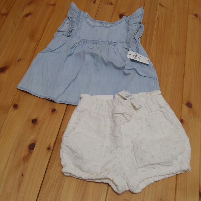 babyGAP(ベビーギャップ)の新品　ベビーギャップ　2セット80 キッズ/ベビー/マタニティのベビー服(~85cm)(タンクトップ/キャミソール)の商品写真