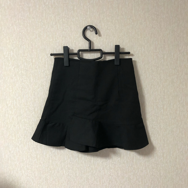 GOGOSING(ゴゴシング)の裾フリル ミニスカート レディースのスカート(ミニスカート)の商品写真