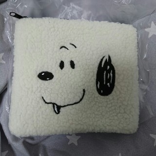 スヌーピー(SNOOPY)の新品 激可♥ スヌーピー ボア ポーチ 韓国 大人気(ポーチ)