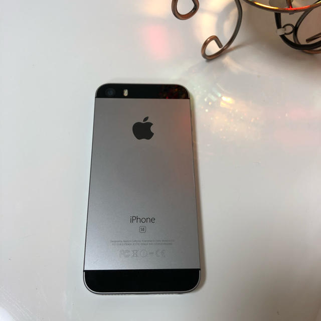 Iphone 格安 Iphone Se 黒 Black Simフリー Modela1723の通販 By シャーロット S Shop アイフォーンならラクマ