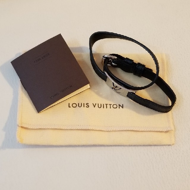 LOUIS VUITTON(ルイヴィトン)のLOUIS VUITTON ブラスレ サイン イット ダミエグラフィット

 レディースのアクセサリー(ブレスレット/バングル)の商品写真