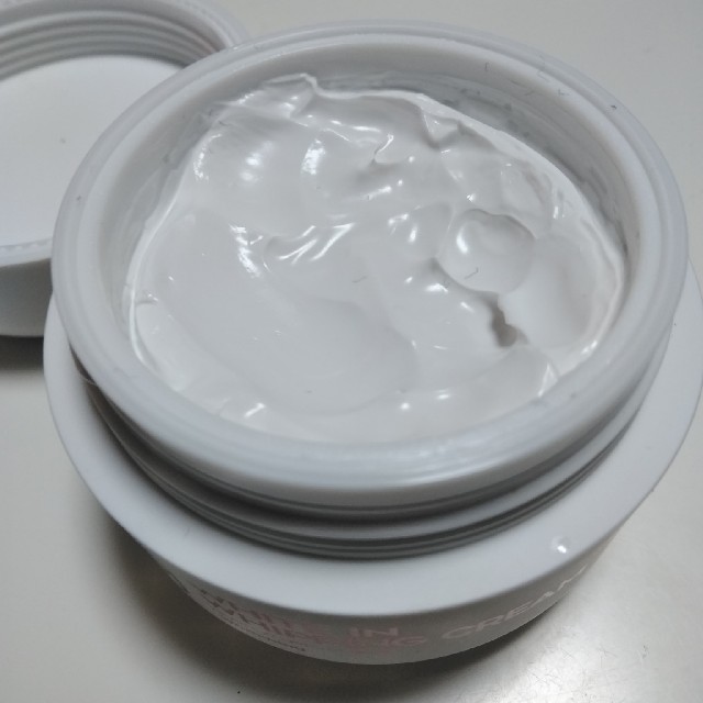 3ce(スリーシーイー)のさき様専用　G9 ホワイトイン　ホイッピングクリーム コスメ/美容のスキンケア/基礎化粧品(フェイスクリーム)の商品写真