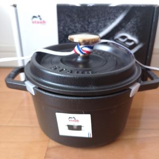 ストウブ(STAUB)のストウブ ピコ・ココット ラウンド 14cm ブラック　新品(鍋/フライパン)