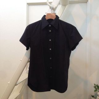 コムデギャルソン(COMME des GARCONS)のブラック シャツ(シャツ/ブラウス(半袖/袖なし))