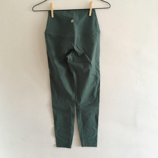 lululemon(ルルレモン)の*outlet* size6 pants lululemon  スポーツ/アウトドアのトレーニング/エクササイズ(ヨガ)の商品写真