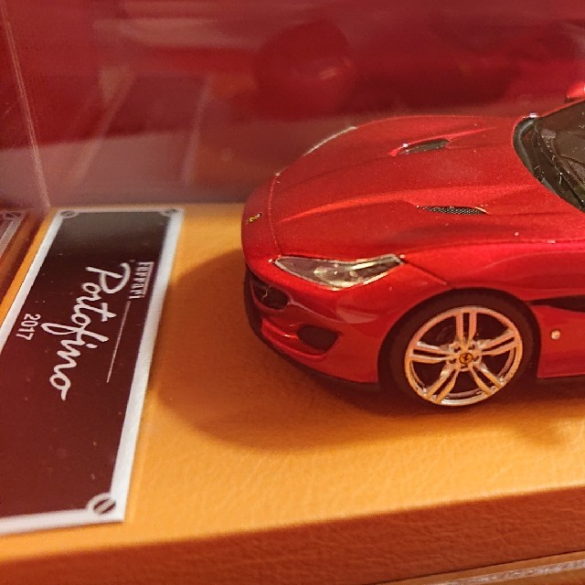 週末限定値下！【美品】フェラーリポルトフィーノ スケール：1/43  モデルカー