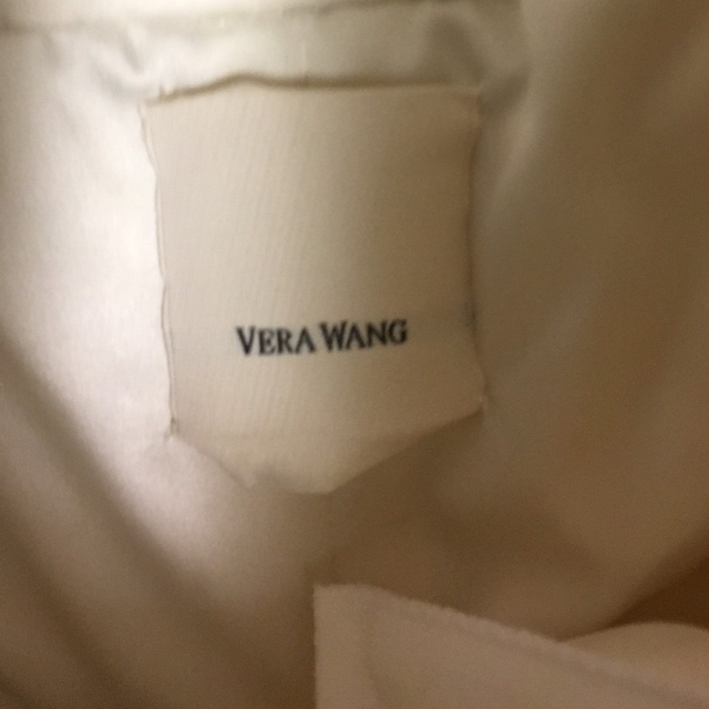 Vera Wang(ヴェラウォン)のVera Wang hayley US6 レディースのフォーマル/ドレス(ウェディングドレス)の商品写真