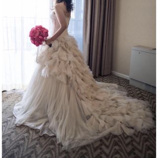 Vera Wang(ウェディングドレス)のフリマアイテム一覧 Vera Wang(ウェディングドレス)のフリマアイテム一覧