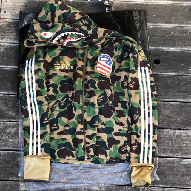 AIDIDAS SHARK HOODIE A BATHING APE