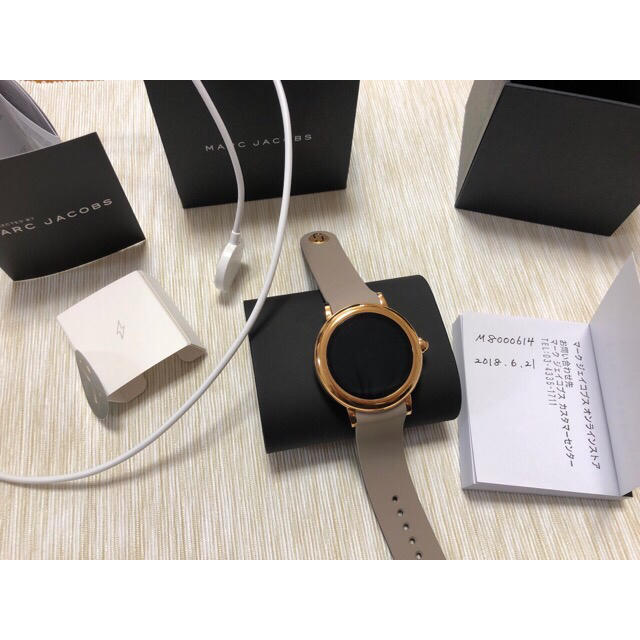 MARC JACOBS(マークジェイコブス)のマークジェイコブス スマートウォッチ(ローズゴールドセメント)ゅぁm様専用😊 レディースのファッション小物(腕時計)の商品写真