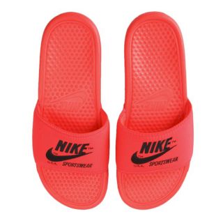 ナイキ(NIKE)のNIKE ベナッシ ネオン オレンジ 28(サンダル)