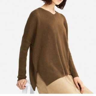 ユニクロ(UNIQLO)の未使用 UNIQLO リブボクシーVネックセーター Sサイズ(ニット/セーター)