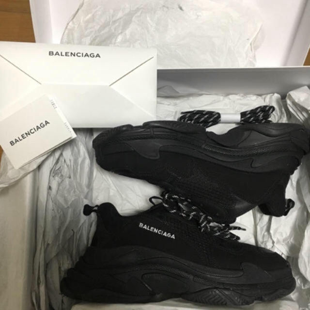人気ブランドを Balenciaga BLACK tripleS BALENCIAGA - スニーカー