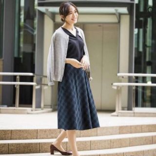 ユニクロ(UNIQLO)の新品 今期 UNIQLO スカート 緑(ひざ丈スカート)