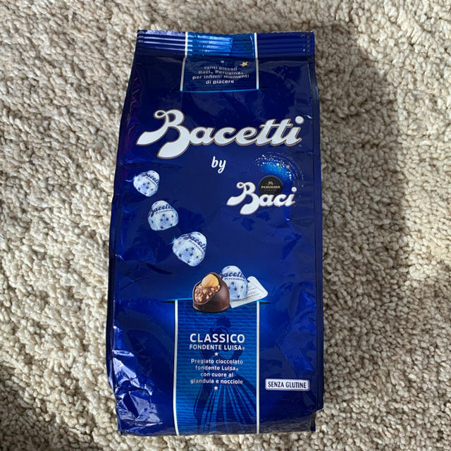 Classico(クラシコ)のBacetti Baci classico チョコレート 330g 食品/飲料/酒の食品(菓子/デザート)の商品写真