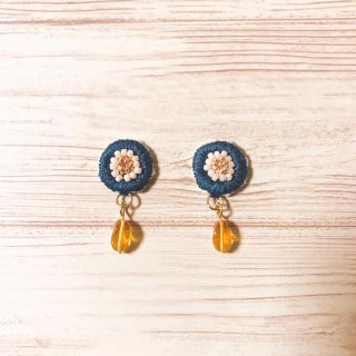 ビームス(BEAMS)の62.刺繍ピアス.イヤリング○●ハンドメイド(イヤリング)