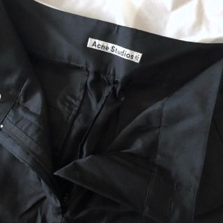 アクネ(ACNE)のAcneStudios アクネストゥディオズ シルクハーフパンツ(ハーフパンツ)