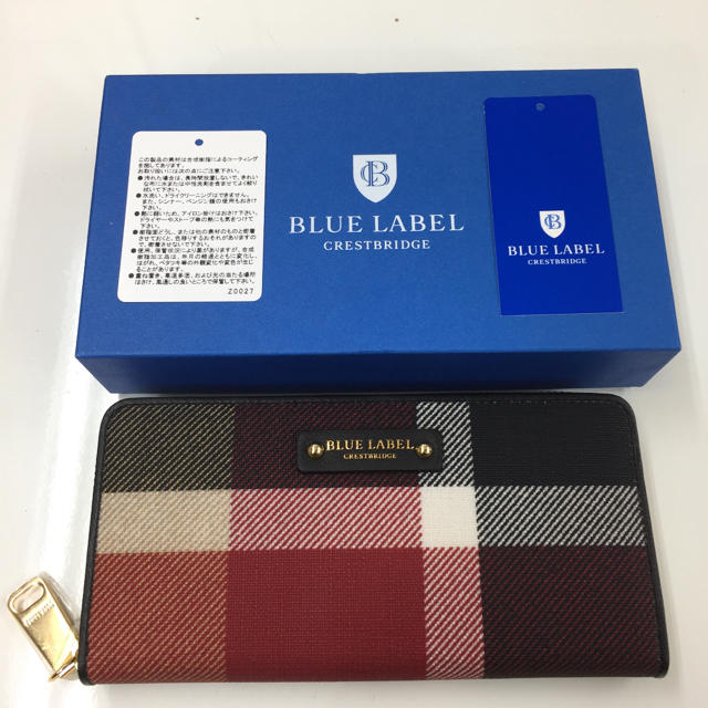 BURBERRY BLUE LABEL(バーバリーブルーレーベル)の新品！BLUE LABEL CRESTBRIDGE ラウンドファスナー長財布 レディースのファッション小物(財布)の商品写真