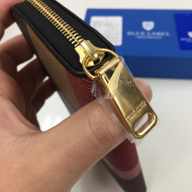 BURBERRY BLUE LABEL(バーバリーブルーレーベル)の新品！BLUE LABEL CRESTBRIDGE ラウンドファスナー長財布 レディースのファッション小物(財布)の商品写真