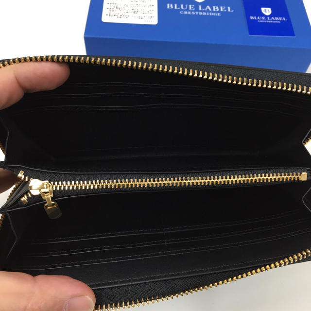 BURBERRY BLUE LABEL(バーバリーブルーレーベル)の新品！BLUE LABEL CRESTBRIDGE ラウンドファスナー長財布 レディースのファッション小物(財布)の商品写真