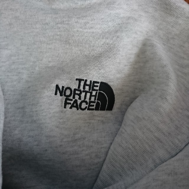 THE NORTH FACE(ザノースフェイス)のTHE NORTH FACE ロゴトレーナー メンズのトップス(スウェット)の商品写真