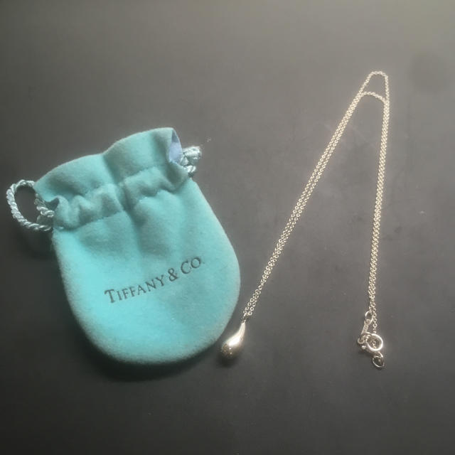 Tiffany & Co.(ティファニー)のTIFFANY＆CO.  ティアドロップネックレス レディースのアクセサリー(ネックレス)の商品写真