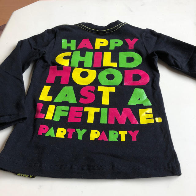 PARTYPARTY(パーティーパーティー)のparty party 100㎝ロンT キッズ/ベビー/マタニティのキッズ服男の子用(90cm~)(Tシャツ/カットソー)の商品写真