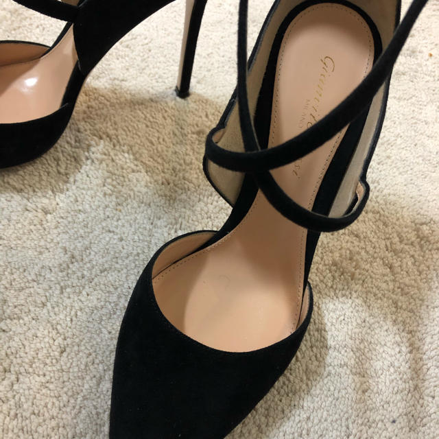 Gianvito Rossi(ジャンヴィットロッシ)のGianvito Rossi ジャンヴィトロッシ パンプス  レディースの靴/シューズ(ハイヒール/パンプス)の商品写真