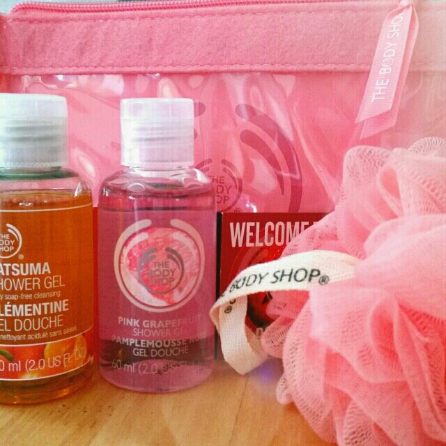 THE BODY SHOP(ザボディショップ)のボディーショップ ピンクポーチセット♡ コスメ/美容のボディケア(その他)の商品写真