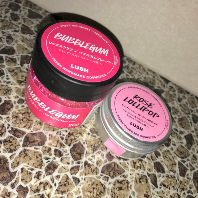 LUSH(ラッシュ)のLUSH リップスクラブ リップバーム コスメ/美容のスキンケア/基礎化粧品(リップケア/リップクリーム)の商品写真