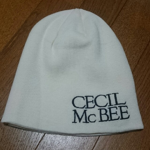 CECIL McBEE(セシルマクビー)のセシルマクビーのニット帽 レディースの帽子(ニット帽/ビーニー)の商品写真